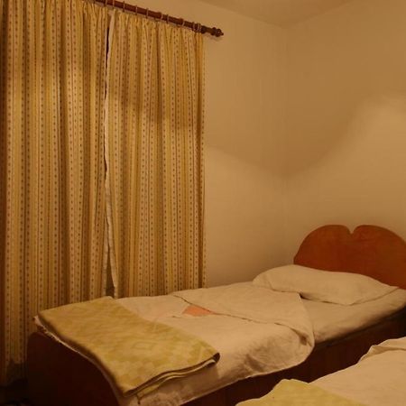 Guesthouse Pension Andrea Tirana Exterior photo