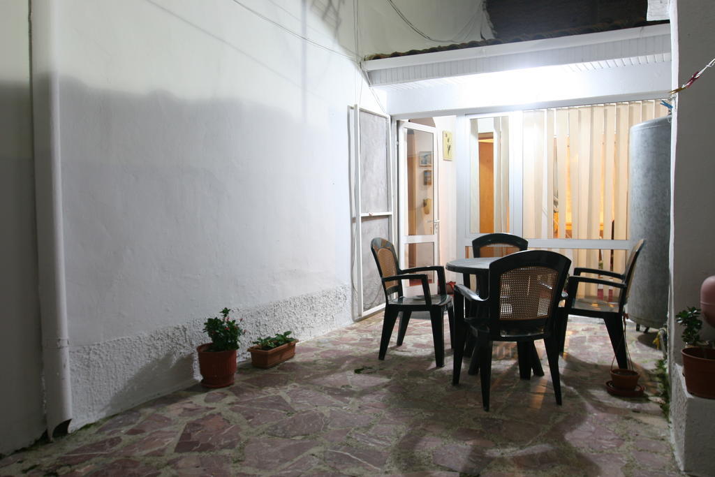 Guesthouse Pension Andrea Tirana Exterior photo