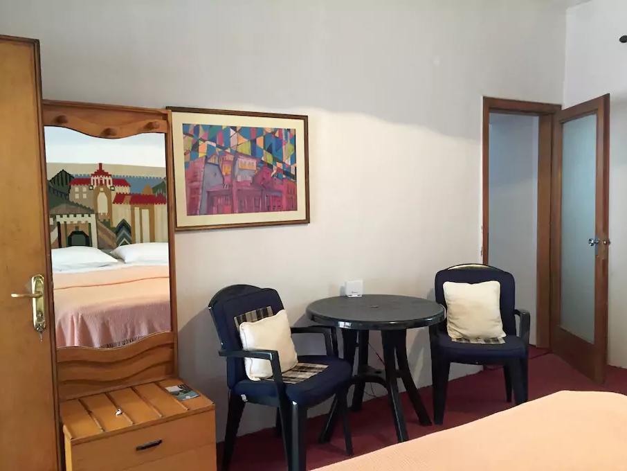 Guesthouse Pension Andrea Tirana Exterior photo